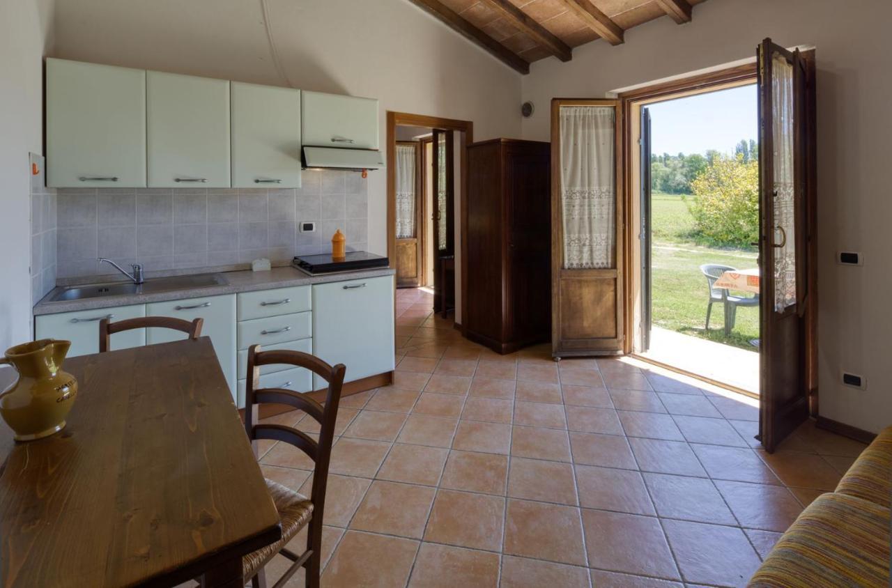 גוביו Agriturismo Casella Del Piano מראה חיצוני תמונה