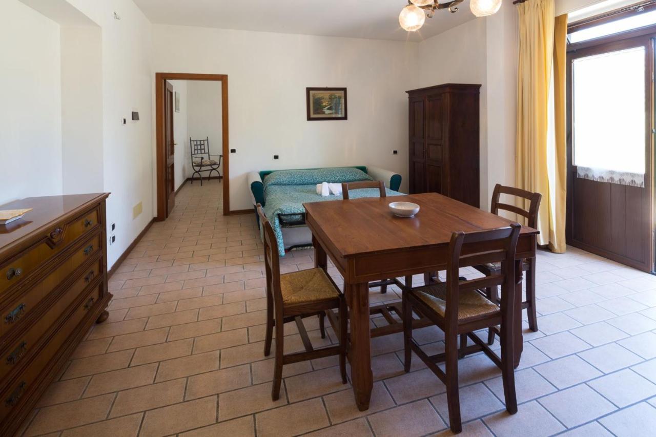 גוביו Agriturismo Casella Del Piano מראה חיצוני תמונה
