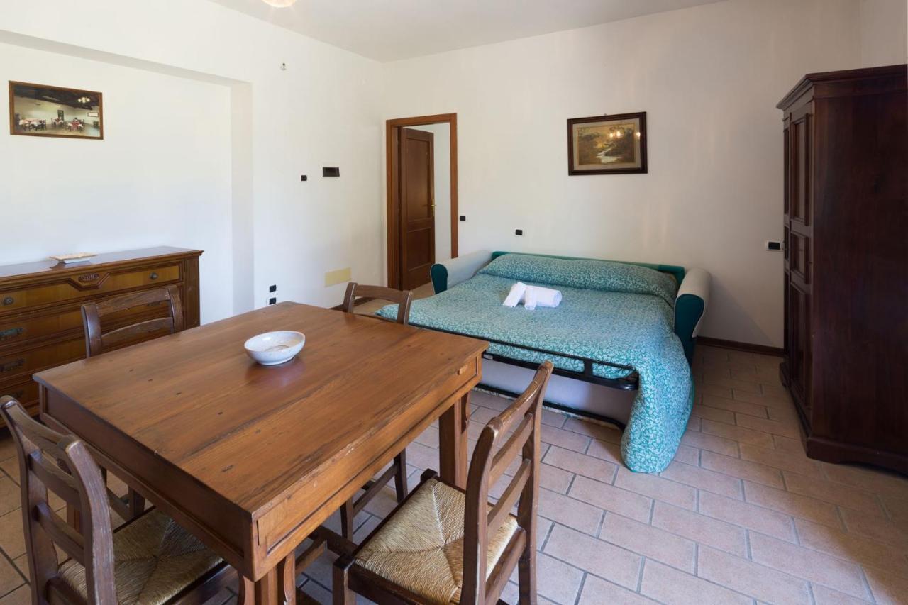 גוביו Agriturismo Casella Del Piano מראה חיצוני תמונה