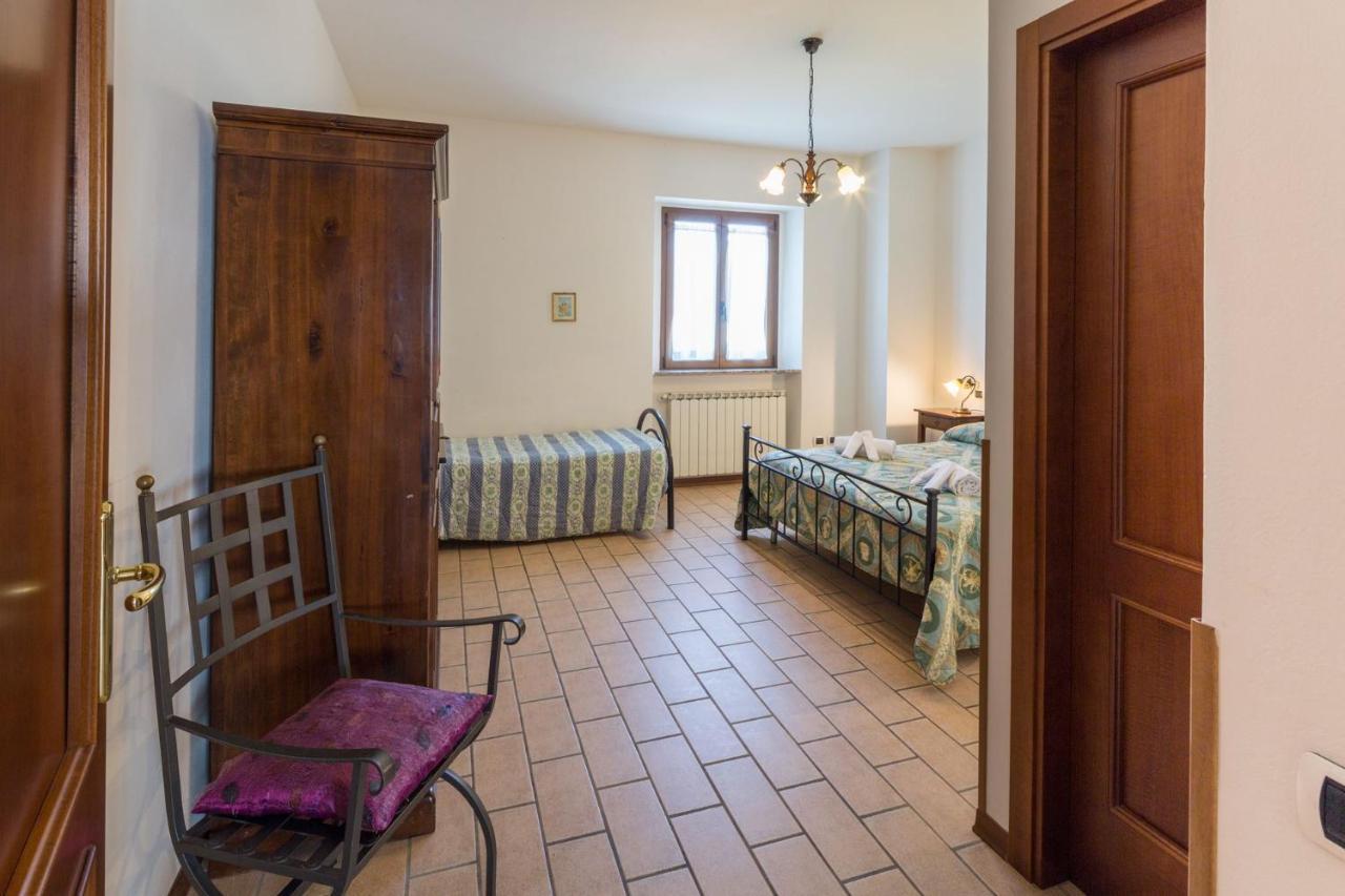 גוביו Agriturismo Casella Del Piano מראה חיצוני תמונה