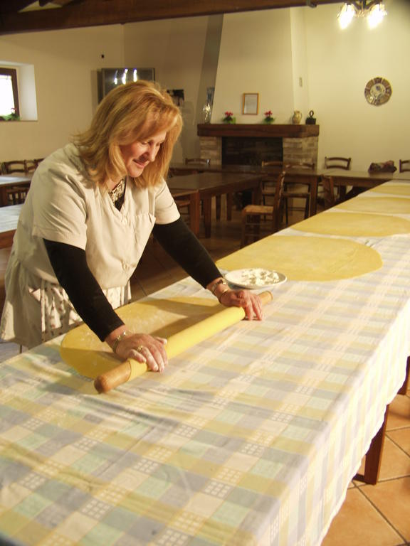 גוביו Agriturismo Casella Del Piano מראה חיצוני תמונה