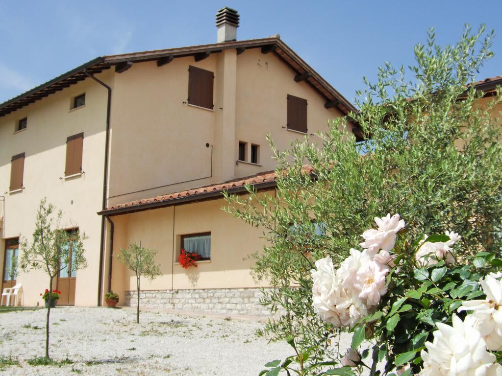 גוביו Agriturismo Casella Del Piano מראה חיצוני תמונה