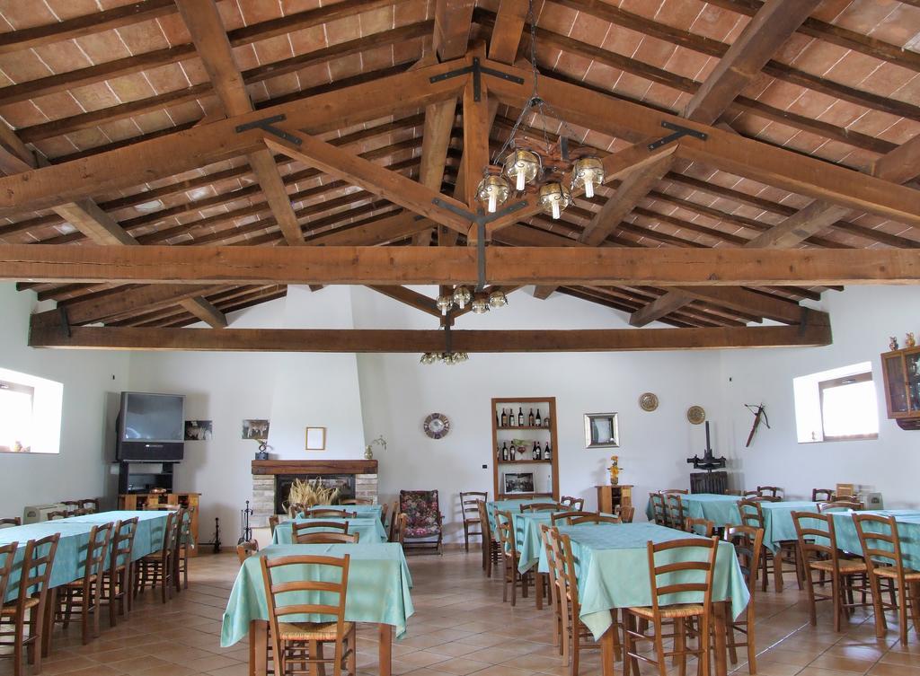 גוביו Agriturismo Casella Del Piano מראה חיצוני תמונה
