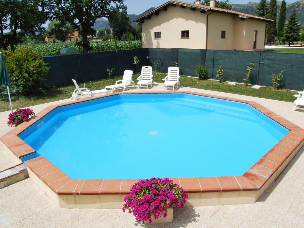 גוביו Agriturismo Casella Del Piano מראה חיצוני תמונה