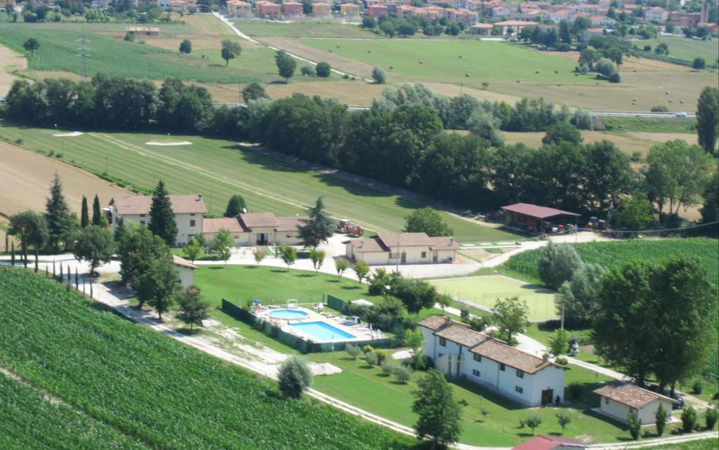 גוביו Agriturismo Casella Del Piano מראה חיצוני תמונה